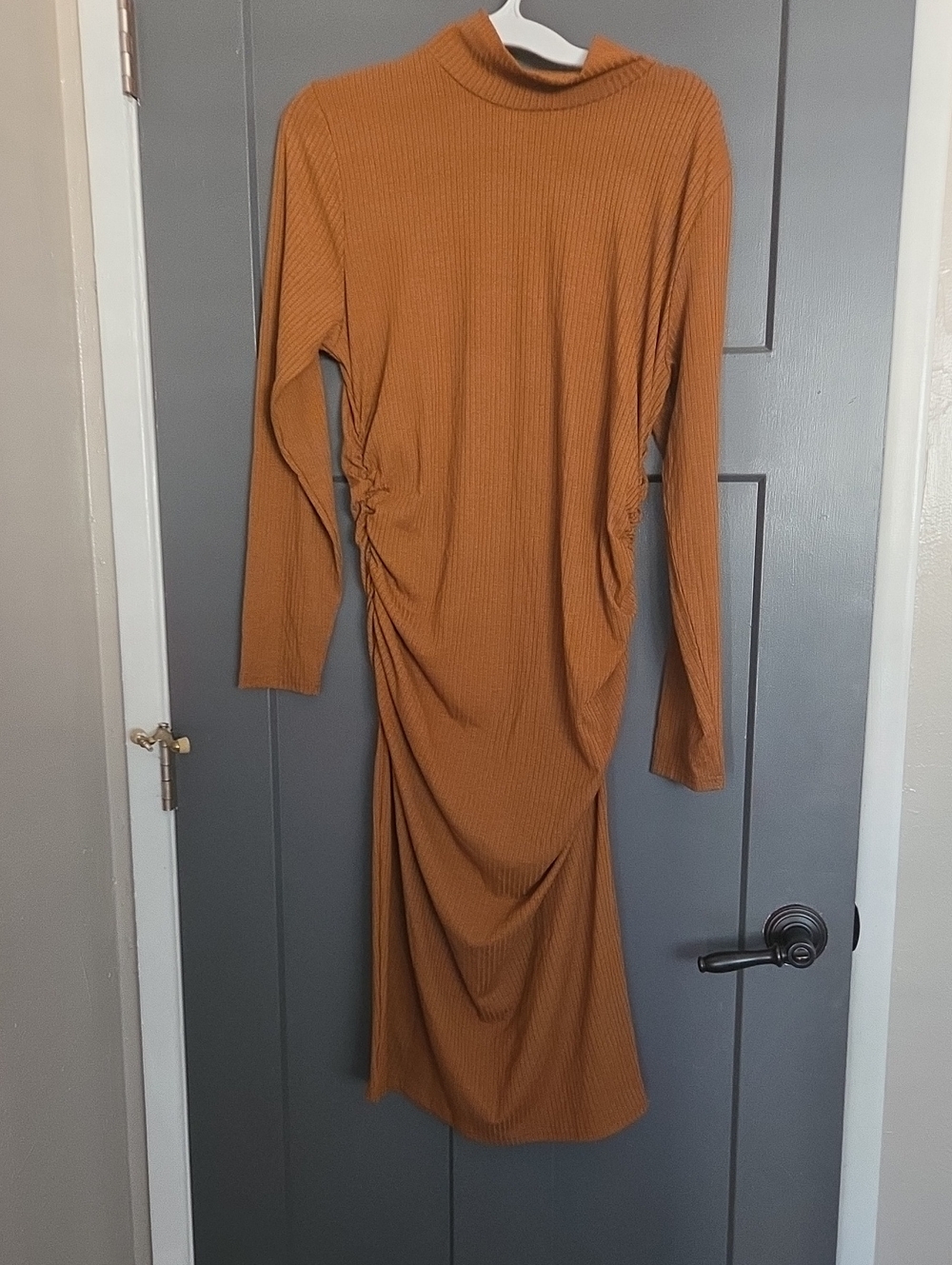 Long Sleeve Ruched Midi Dress - Rust